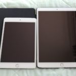 iPadPro10.5インチとiPadmini4を並べて比較している写真